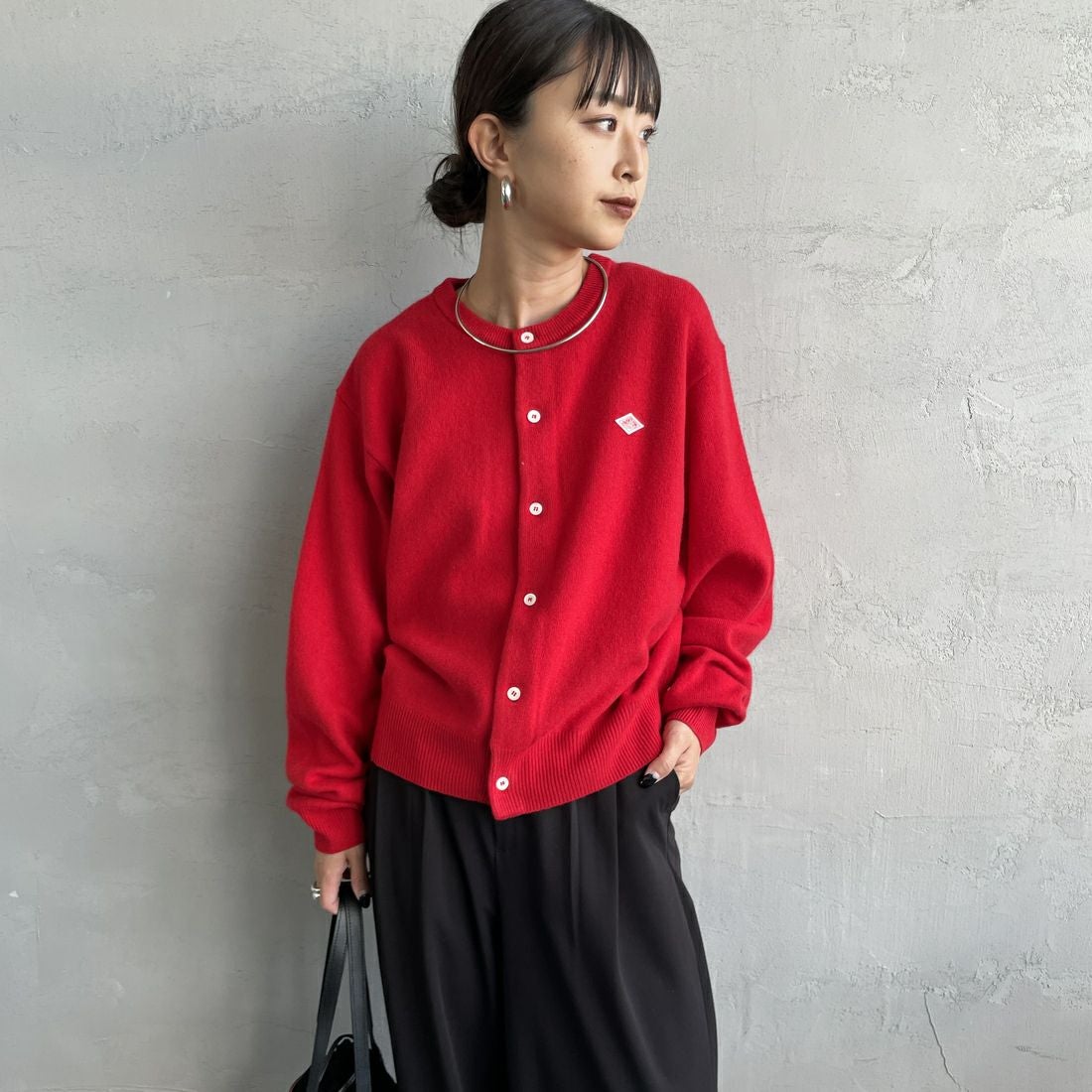 DANTON [ダントン] ラムウール クルーネックカーディガン [DT-D0031LMW] RED &&モデル身長：150cm 着用サイズ：34&&