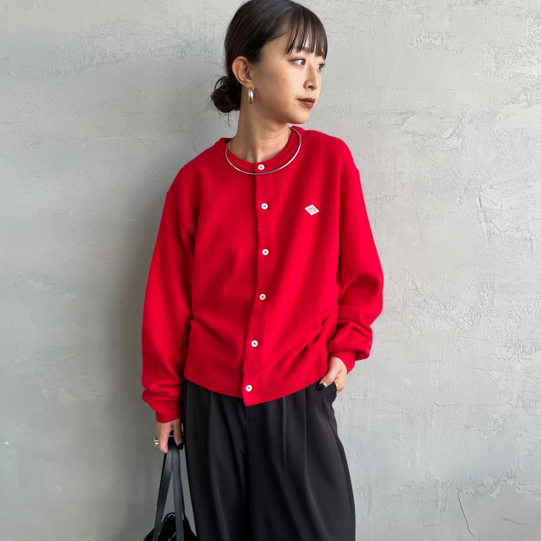 DANTON [ダントン] ラムウール クルーネックカーディガン [DT-D0031LMW] RED &&モデル身長：150cm 着用サイズ：34&&