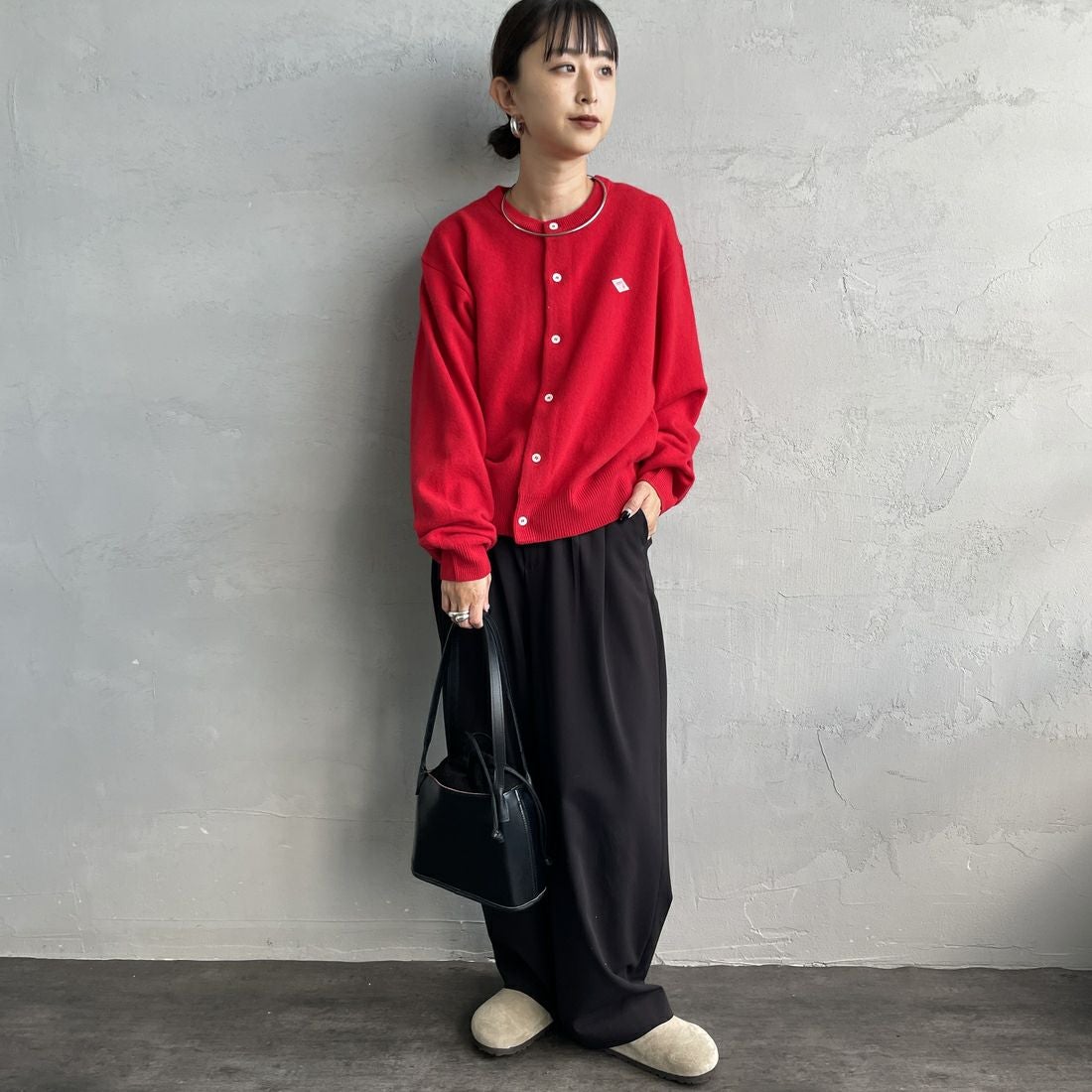 DANTON [ダントン] ラムウール クルーネックカーディガン [DT-D0031LMW] RED &&モデル身長：150cm 着用サイズ：34&&