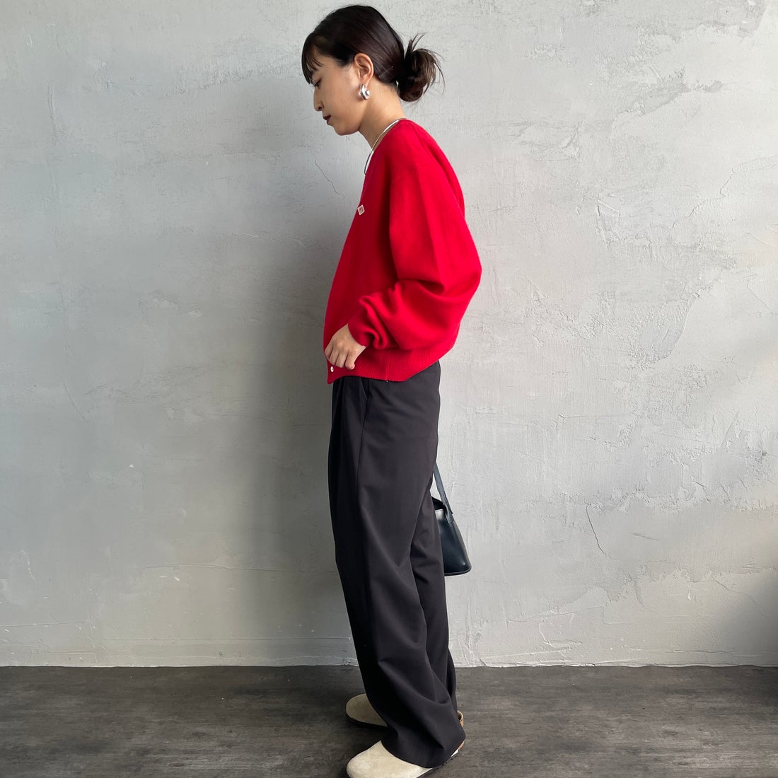 DANTON [ダントン] ラムウール クルーネックカーディガン [DT-D0031LMW] RED &&モデル身長：150cm 着用サイズ：34&&