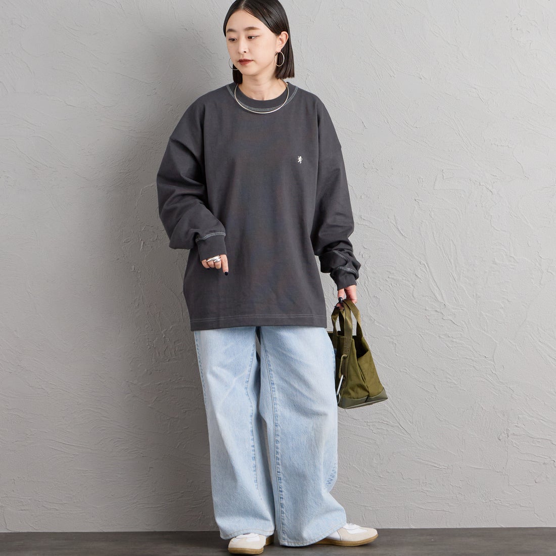 Gymphlex [ジムフレックス] ヘビーウェイトジャージー ロングスリーブTシャツ [GY-C0389HWJ] COAL GREY &&モデル身長：150cm 着用サイズ：S&&