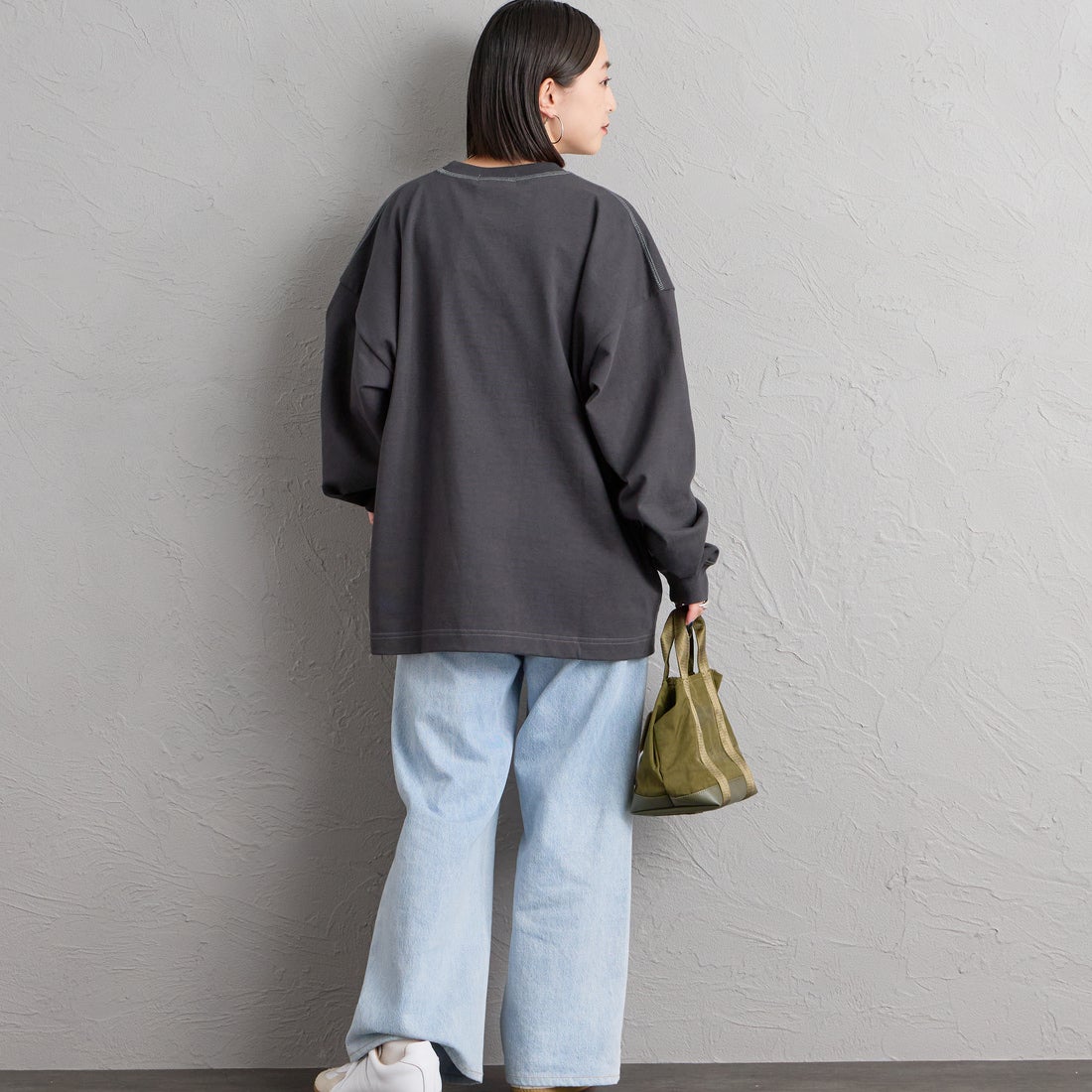 Gymphlex [ジムフレックス] ヘビーウェイトジャージー ロングスリーブTシャツ [GY-C0389HWJ] COAL GREY &&モデル身長：150cm 着用サイズ：S&&