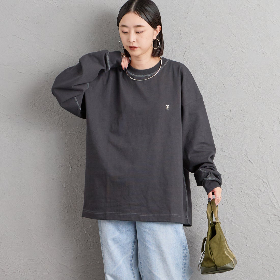 Gymphlex [ジムフレックス] ヘビーウェイトジャージー ロングスリーブTシャツ [GY-C0389HWJ] COAL GREY &&モデル身長：150cm 着用サイズ：S&&