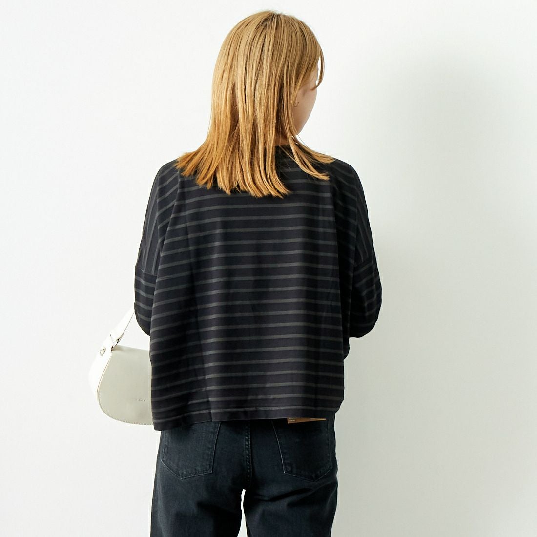 mizuiro ind [ミズイロインド] オパール加工プリントワイドプルオーバー [3-210034] 99 BLK BD &&モデル身長：167cm 着用サイズ：F&&