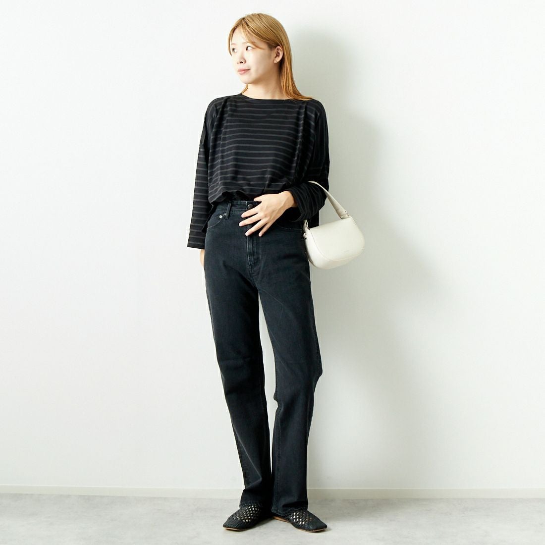 mizuiro ind [ミズイロインド] オパール加工プリントワイドプルオーバー [3-210034] 99 BLK BD &&モデル身長：167cm 着用サイズ：F&&