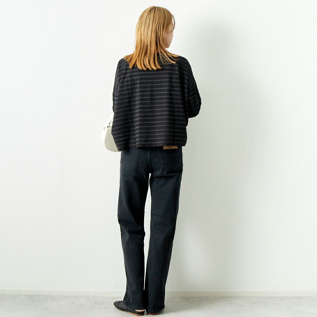 mizuiro ind [ミズイロインド] オパール加工プリントワイドプルオーバー [3-210034] 99 BLK BD &&モデル身長：167cm 着用サイズ：F&&