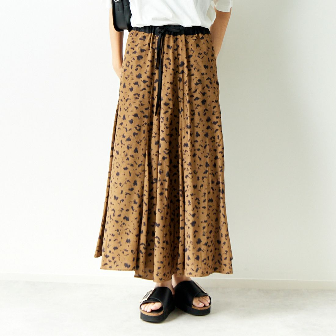 77 ﾌﾞﾗｳﾝ&&モデル身長：167cm 着用サイズ：F&&