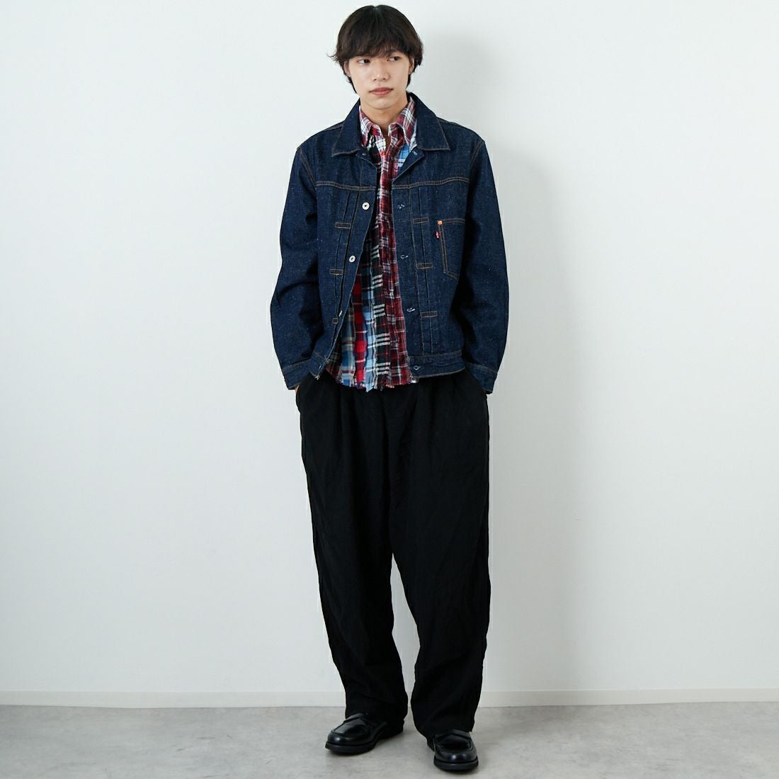 LEVI'S [リーバイス] TYPE1 トラッカージャケット [A3174-00] 02 ROLL UP &&モデル身長：179cm 着用サイズ：L&&