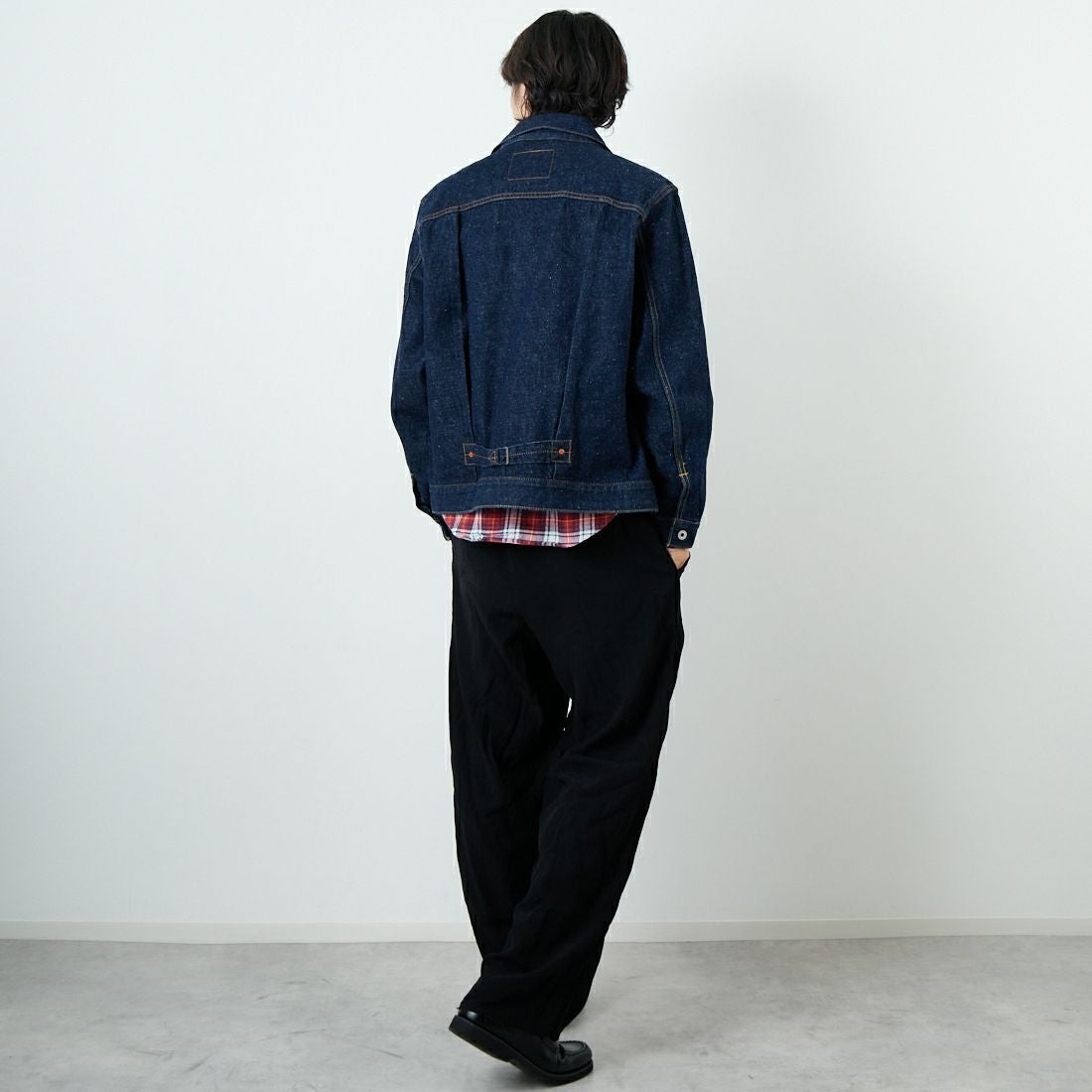 LEVI'S [リーバイス] TYPE1 トラッカージャケット [A3174-00] 02 ROLL UP &&モデル身長：179cm 着用サイズ：L&&