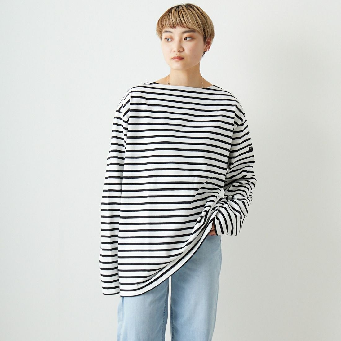 ST.JAMES [セントジェームス] バスクロングスリーブTシャツ [OUESSANT] ECR/NOI &&モデル身長：160cm 着用サイズ：7&&