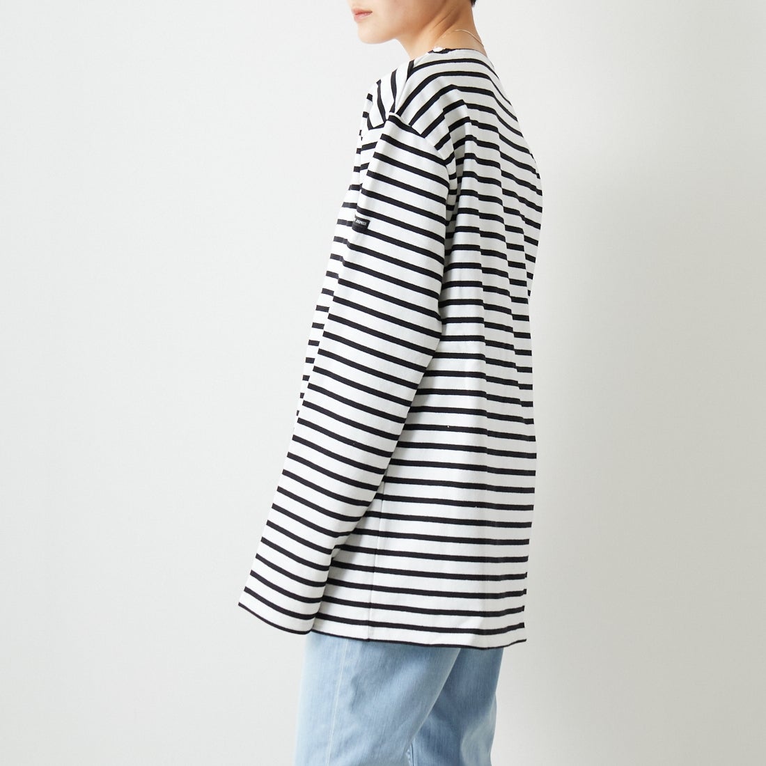 ST.JAMES [セントジェームス] バスクロングスリーブTシャツ [OUESSANT] ECR/NOI &&モデル身長：160cm 着用サイズ：7&&