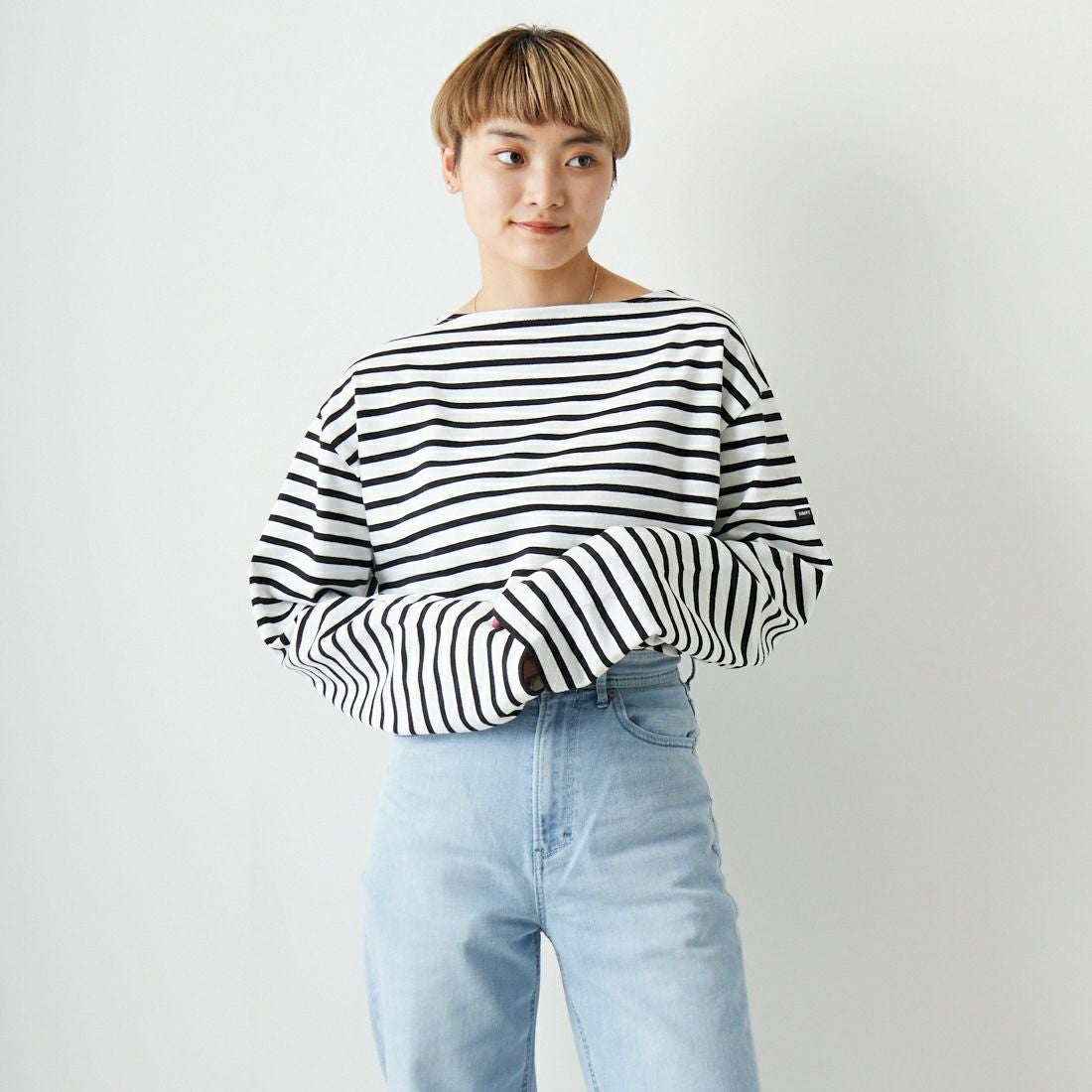 ST.JAMES [セントジェームス] バスクロングスリーブTシャツ [OUESSANT] ECR/NOI &&モデル身長：160cm 着用サイズ：7&&