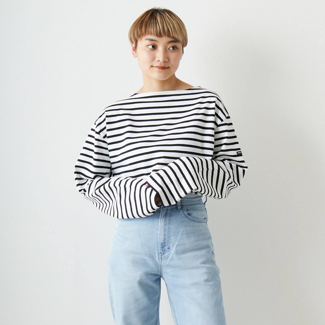 ST.JAMES [セントジェームス] バスクロングスリーブTシャツ [OUESSANT] ECR/NOI &&モデル身長：160cm 着用サイズ：7&&