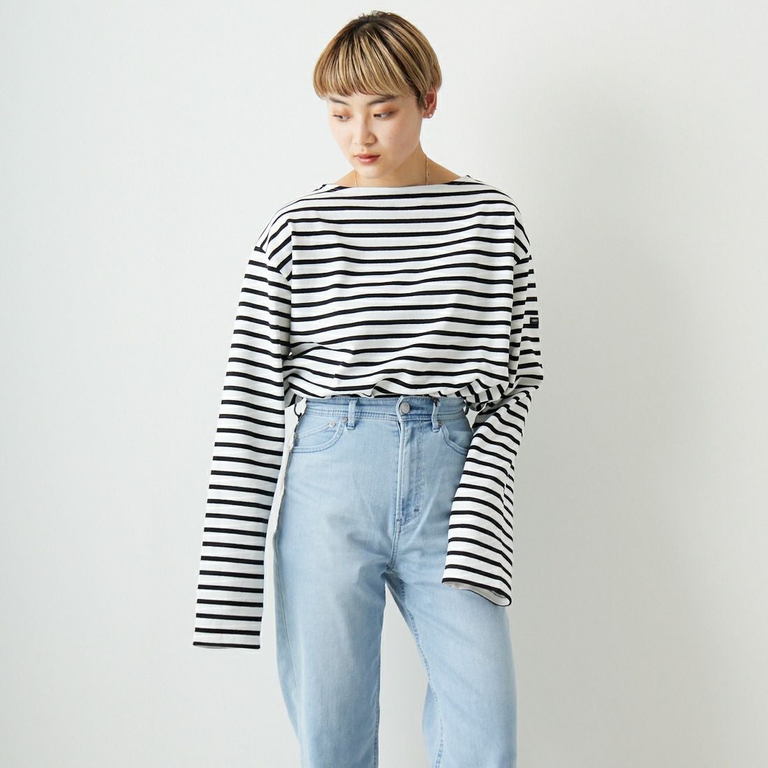 ST.JAMES [セントジェームス] バスクロングスリーブTシャツ [OUESSANT] ECR/NOI &&モデル身長：160cm 着用サイズ：7&&