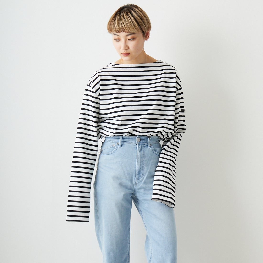 ST.JAMES [セントジェームス] バスクロングスリーブTシャツ [OUESSANT] ECR/NOI &&モデル身長：160cm 着用サイズ：7&&