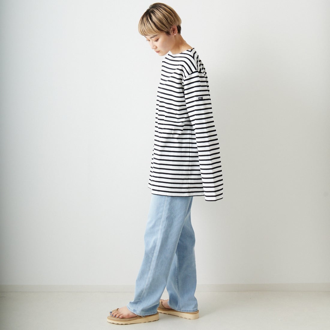 ST.JAMES [セントジェームス] バスクロングスリーブTシャツ [OUESSANT] ECR/NOI &&モデル身長：160cm 着用サイズ：7&&