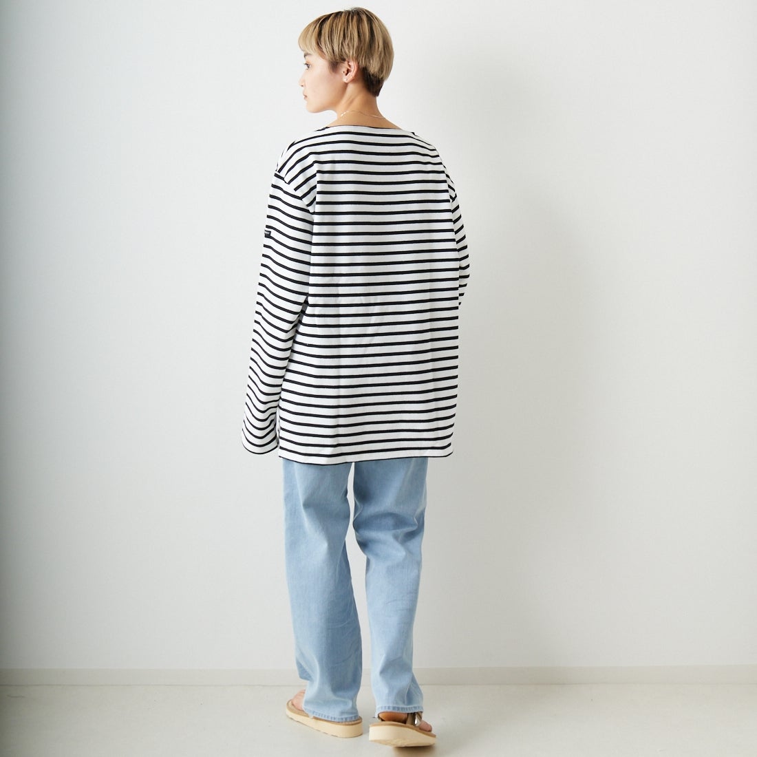 ST.JAMES [セントジェームス] バスクロングスリーブTシャツ [OUESSANT] ECR/NOI &&モデル身長：160cm 着用サイズ：7&&