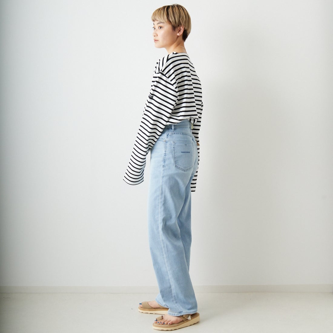ST.JAMES [セントジェームス] バスクロングスリーブTシャツ [OUESSANT] ECR/NOI &&モデル身長：160cm 着用サイズ：7&&