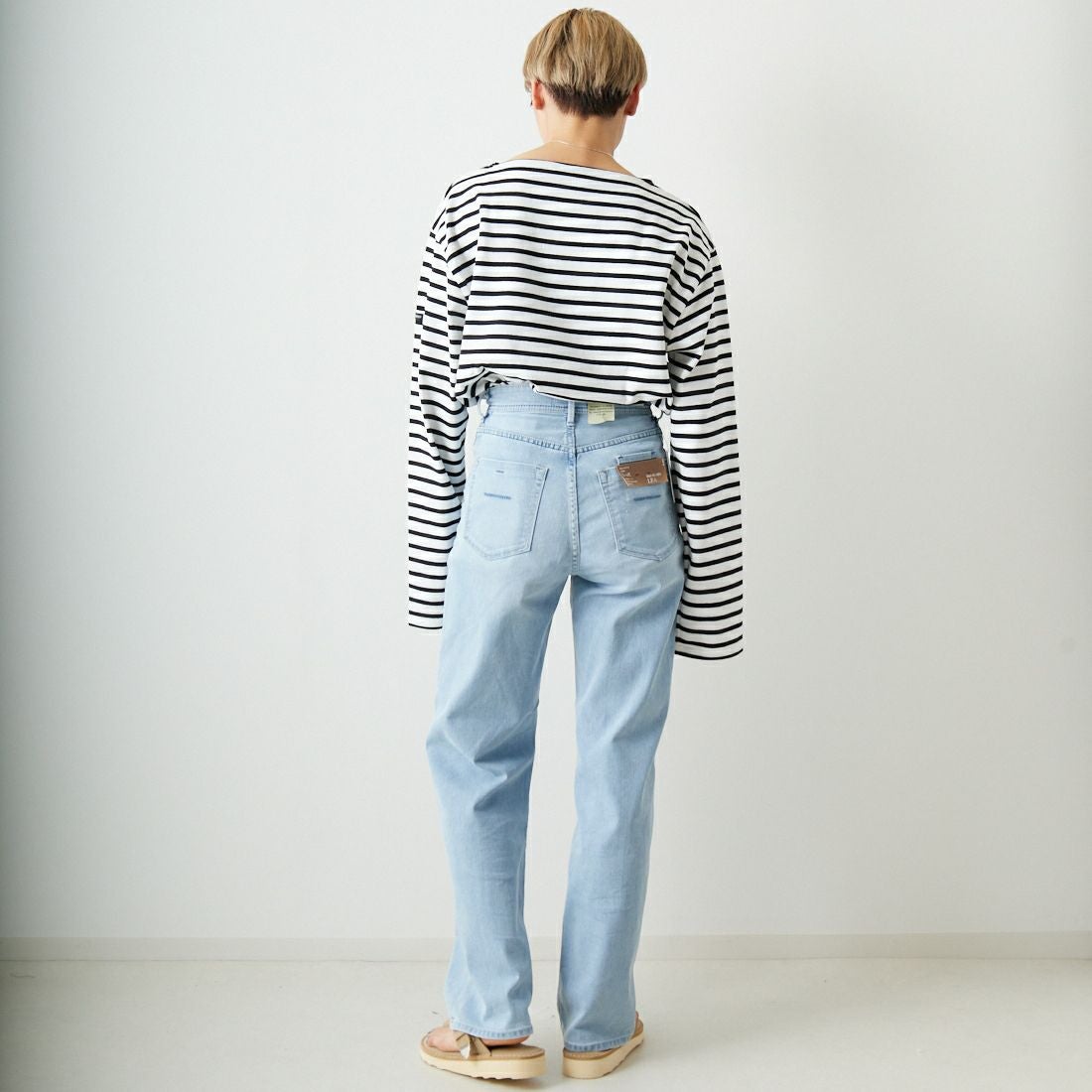 ST.JAMES [セントジェームス] バスクロングスリーブTシャツ [OUESSANT] ECR/NOI &&モデル身長：160cm 着用サイズ：7&&