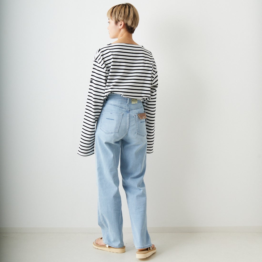 ST.JAMES [セントジェームス] バスクロングスリーブTシャツ [OUESSANT] ECR/NOI &&モデル身長：160cm 着用サイズ：7&&