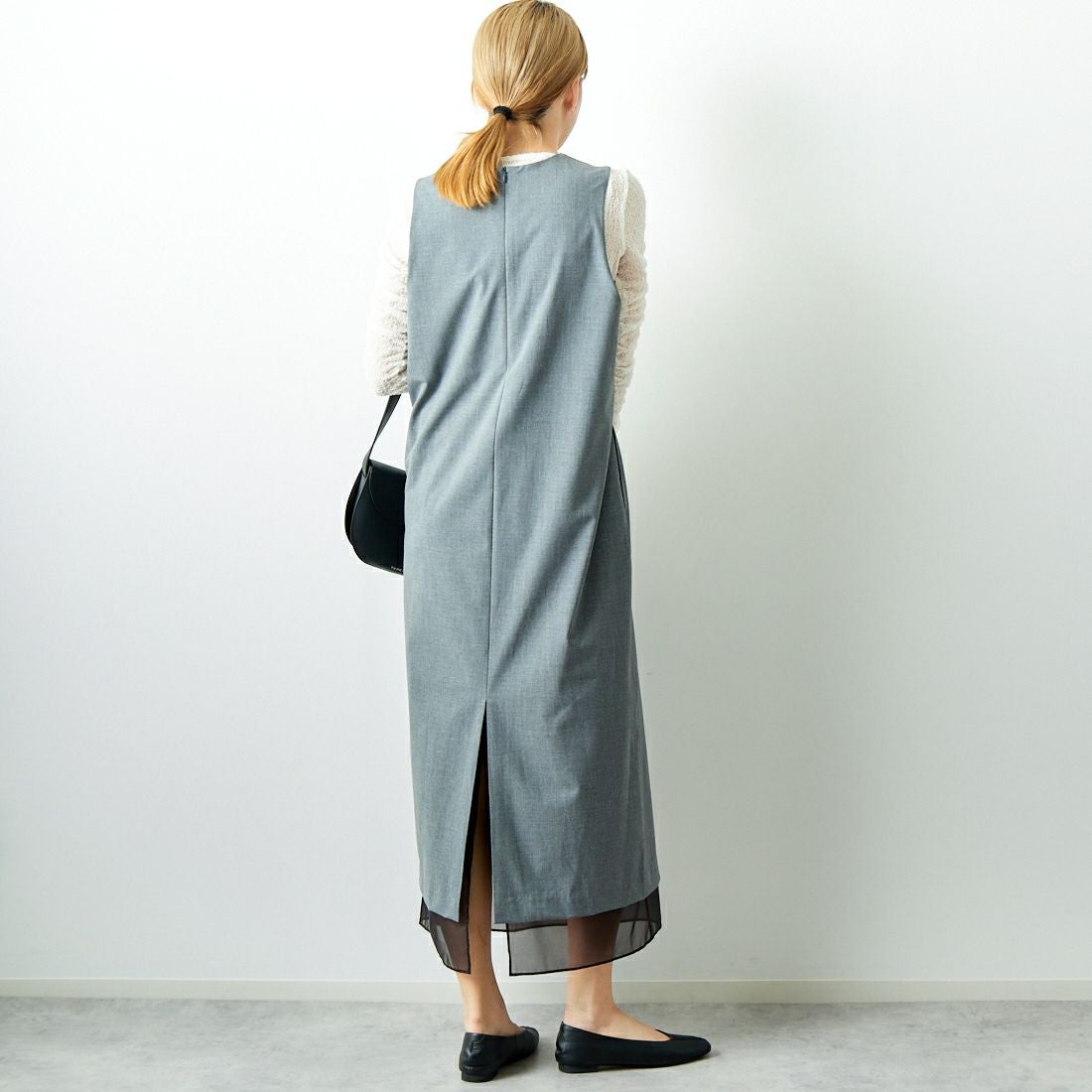 MICA&DEAL [マイカアンドディール] ディープUネックワンピース [0124304190] GRAY &&モデル身長：167cm 着用サイズ：F&&