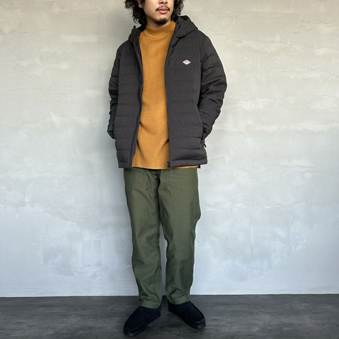 DANTON [ダントン] ウールライクポリエステル フードダウンジャケット [DT-A0187PWL] CHARCOAL &&モデル身長：173cm 着用サイズ：M&&