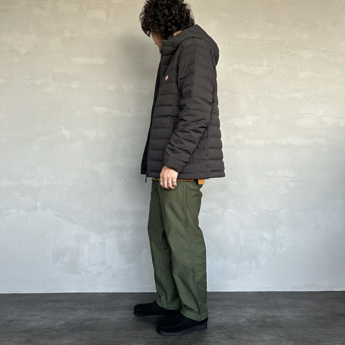 DANTON [ダントン] ウールライクポリエステル フードダウンジャケット [DT-A0187PWL] CHARCOAL &&モデル身長：173cm 着用サイズ：M&&