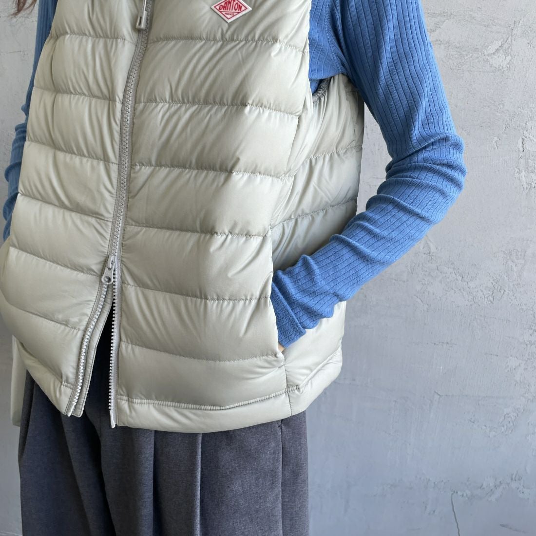 DANTON [ダントン] スタンドカラー ミドルダウンベスト [DT-A0550NRP] GREIGE