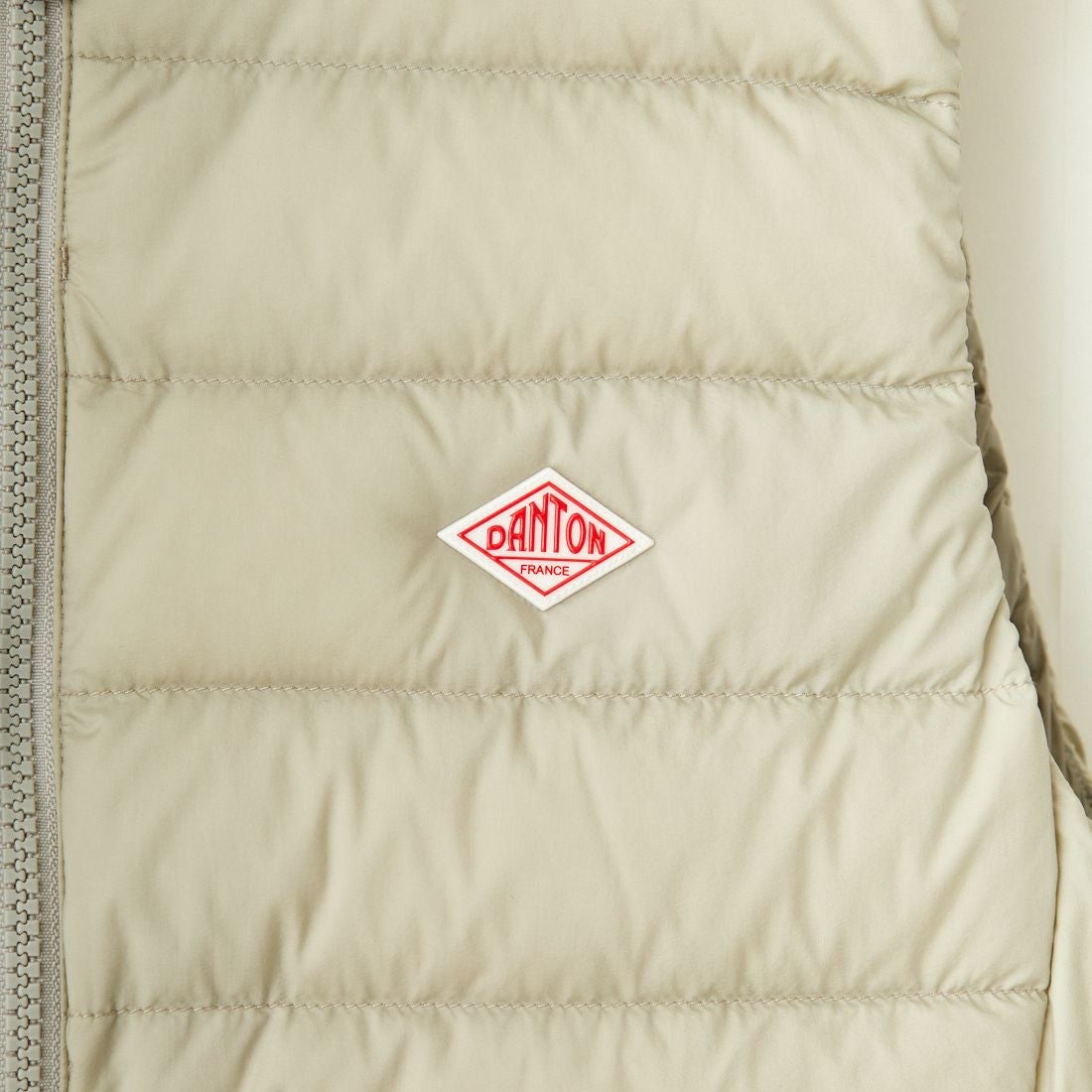 DANTON [ダントン] スタンドカラー ミドルダウンベスト [DT-A0550NRP] GREIGE