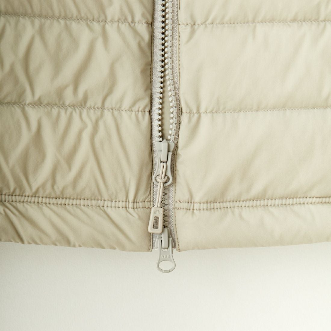 DANTON [ダントン] スタンドカラー ミドルダウンベスト [DT-A0550NRP] GREIGE