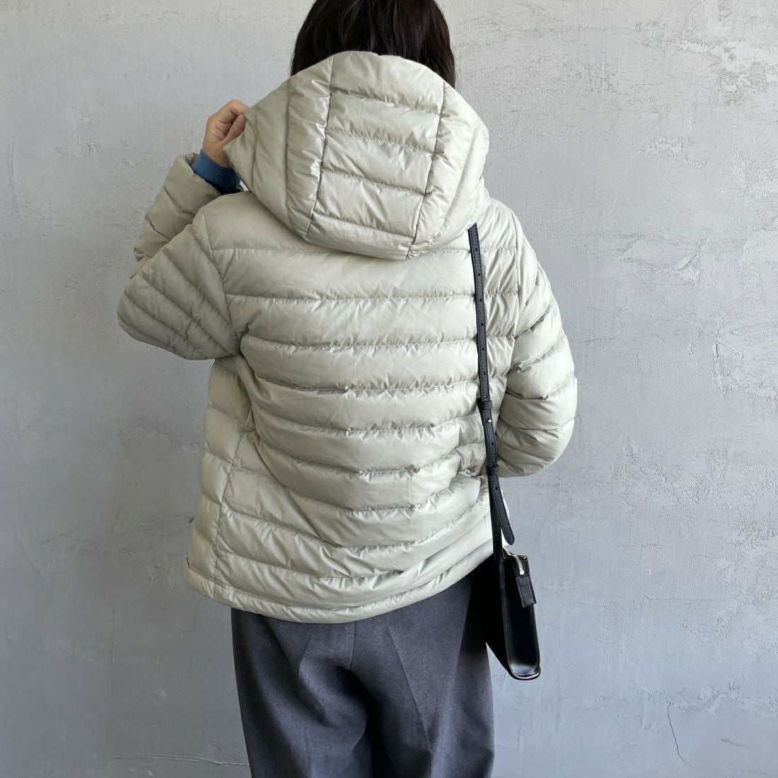 DANTON [ダントン] ミドルダウンフードジャケット [DT-A0563NRP] GREIGE &&モデル身長：160cm 着用サイズ：M&&