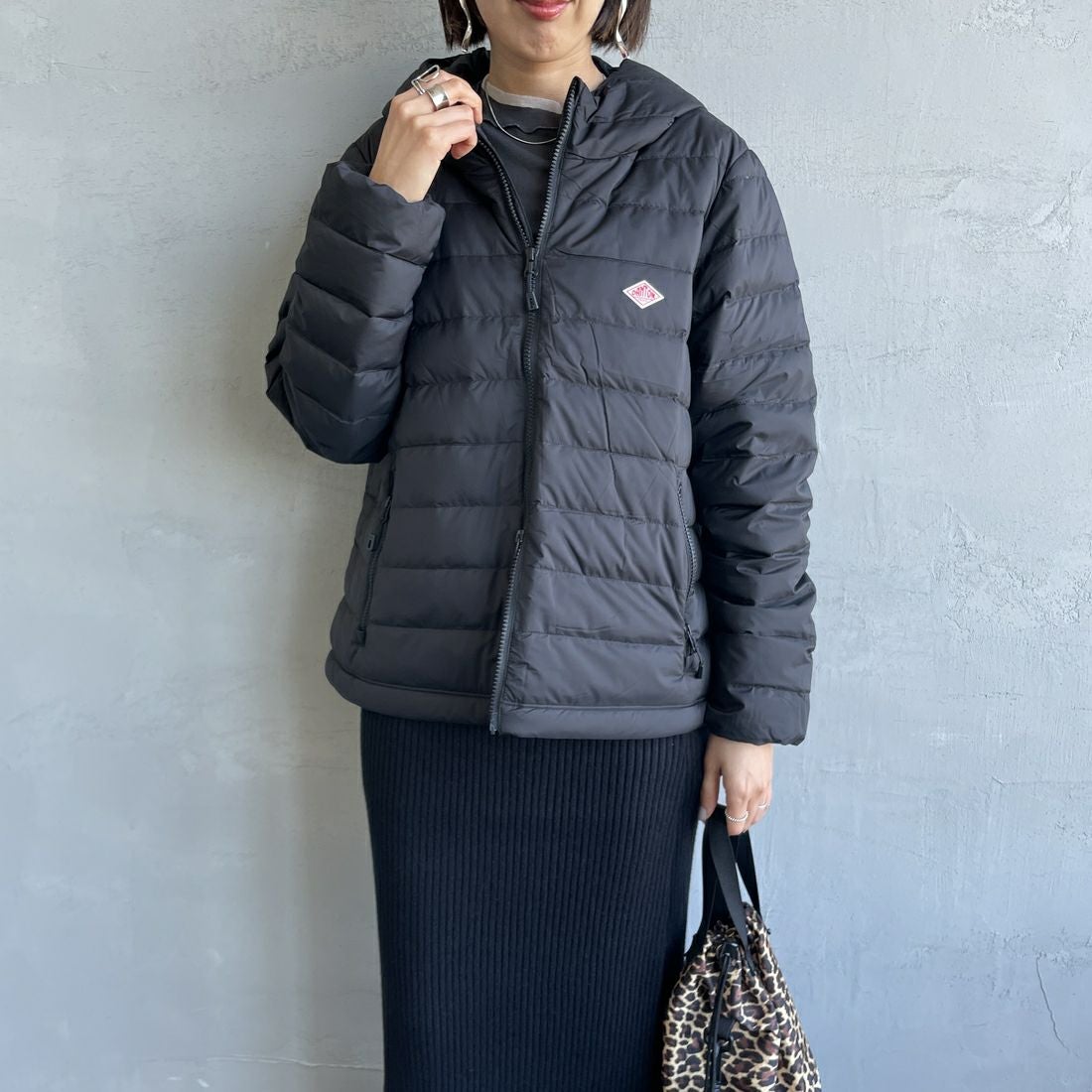 DANTON [ダントン] ミドルダウンフードジャケット [DT-A0563NRP] BLACK&&モデル身長：159cm 着用サイズ：M&&