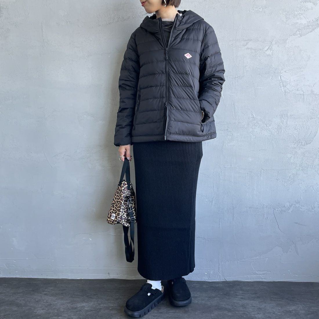 DANTON [ダントン] ミドルダウンフードジャケット [DT-A0563NRP] BLACK&&モデル身長：159cm 着用サイズ：M&&