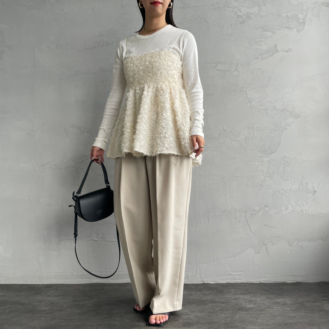 USINE [ユジーヌ] フェザーキャミブラウス [2430602] IVORY &&モデル身長：163cm 着用サイズ：F&&