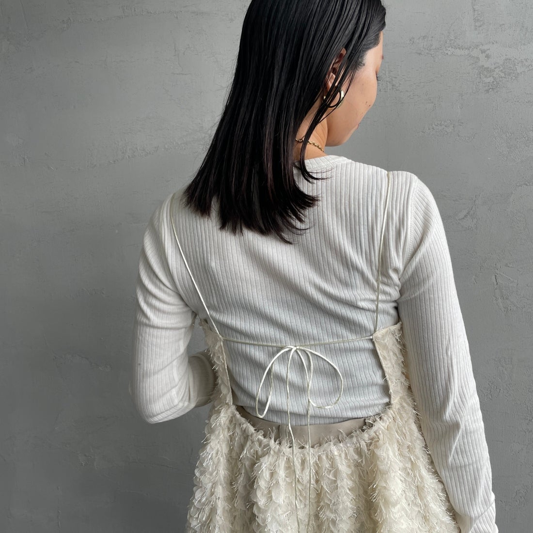 USINE [ユジーヌ] フェザーキャミブラウス [2430602] IVORY &&モデル身長：163cm 着用サイズ：F&&