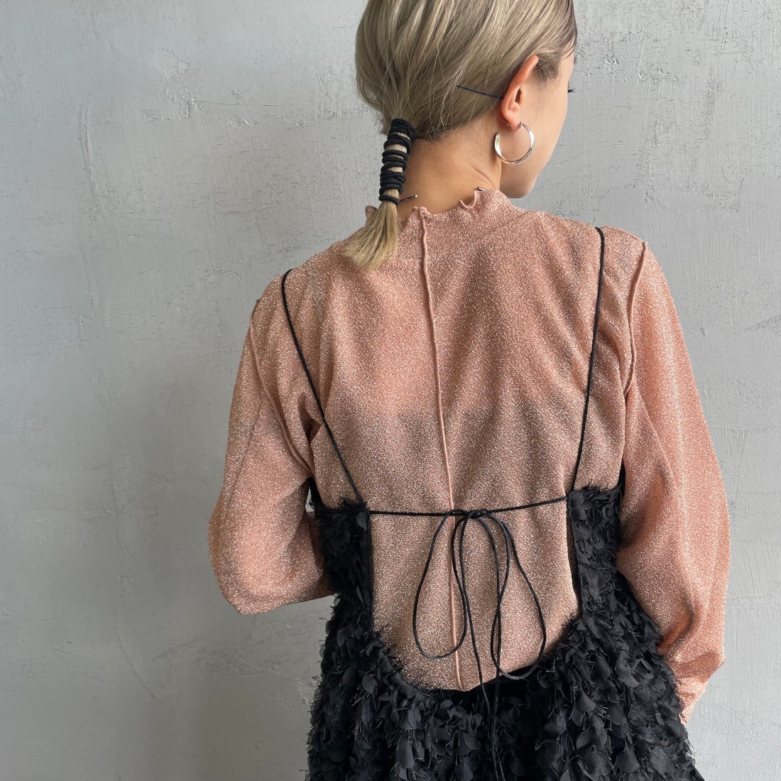 USINE [ユジーヌ] フェザーキャミブラウス [2430602] BLACK &&モデル身長：150cm 着用サイズ：F&&