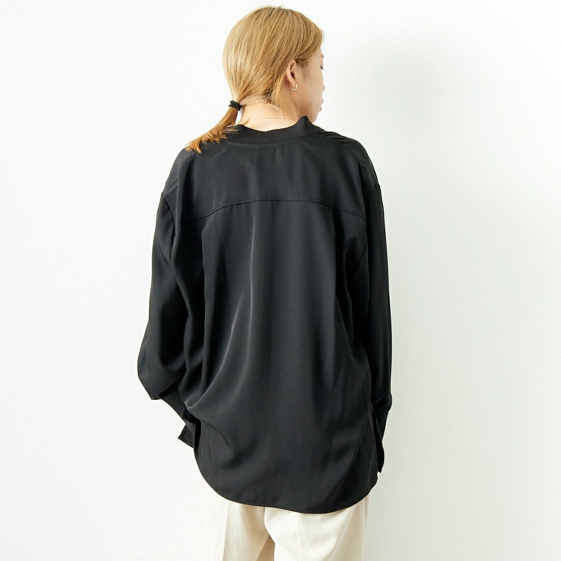 CHIGNON [シニヨン] ブルゾンシャツ [1644-018KK] BLACK &&モデル身長：167cm 着用サイズ：F&&