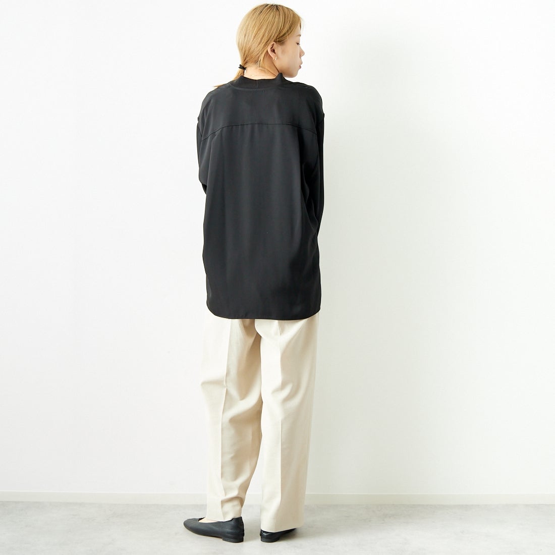 CHIGNON [シニヨン] ブルゾンシャツ [1644-018KK] BLACK &&モデル身長：167cm 着用サイズ：F&&