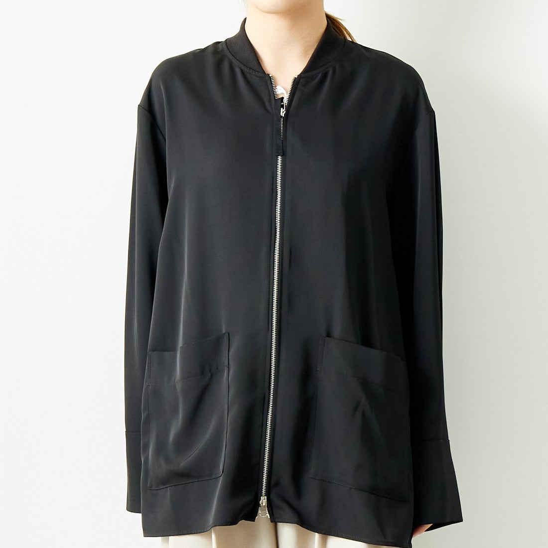 CHIGNON [シニヨン] ブルゾンシャツ [1644-018KK] BLACK &&モデル身長：167cm 着用サイズ：F&&