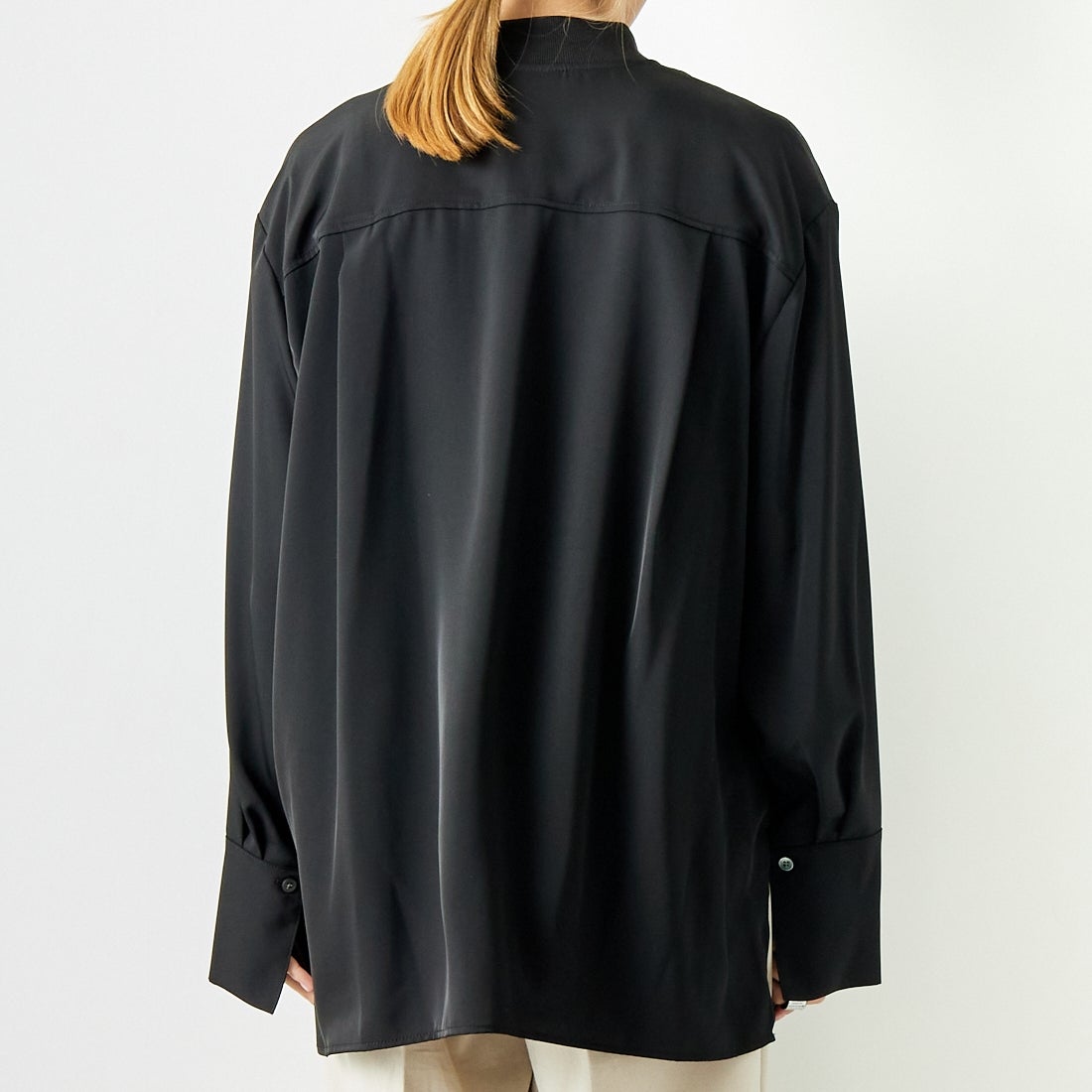 CHIGNON [シニヨン] ブルゾンシャツ [1644-018KK] BLACK &&モデル身長：167cm 着用サイズ：F&&