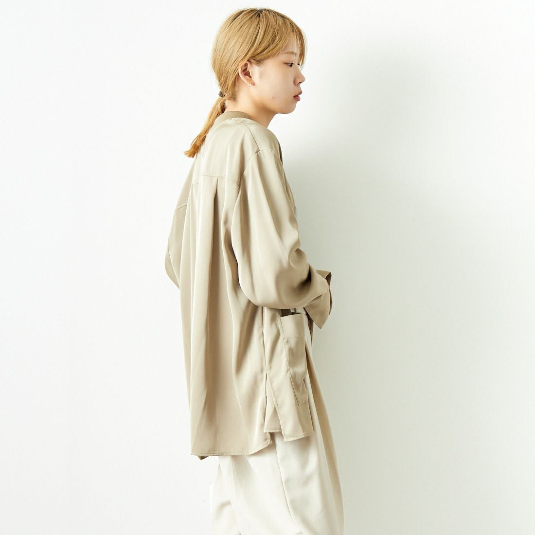 CHIGNON [シニヨン] ブルゾンシャツ [1644-018KK] KHAKI &&モデル身長：167cm 着用サイズ：F&&