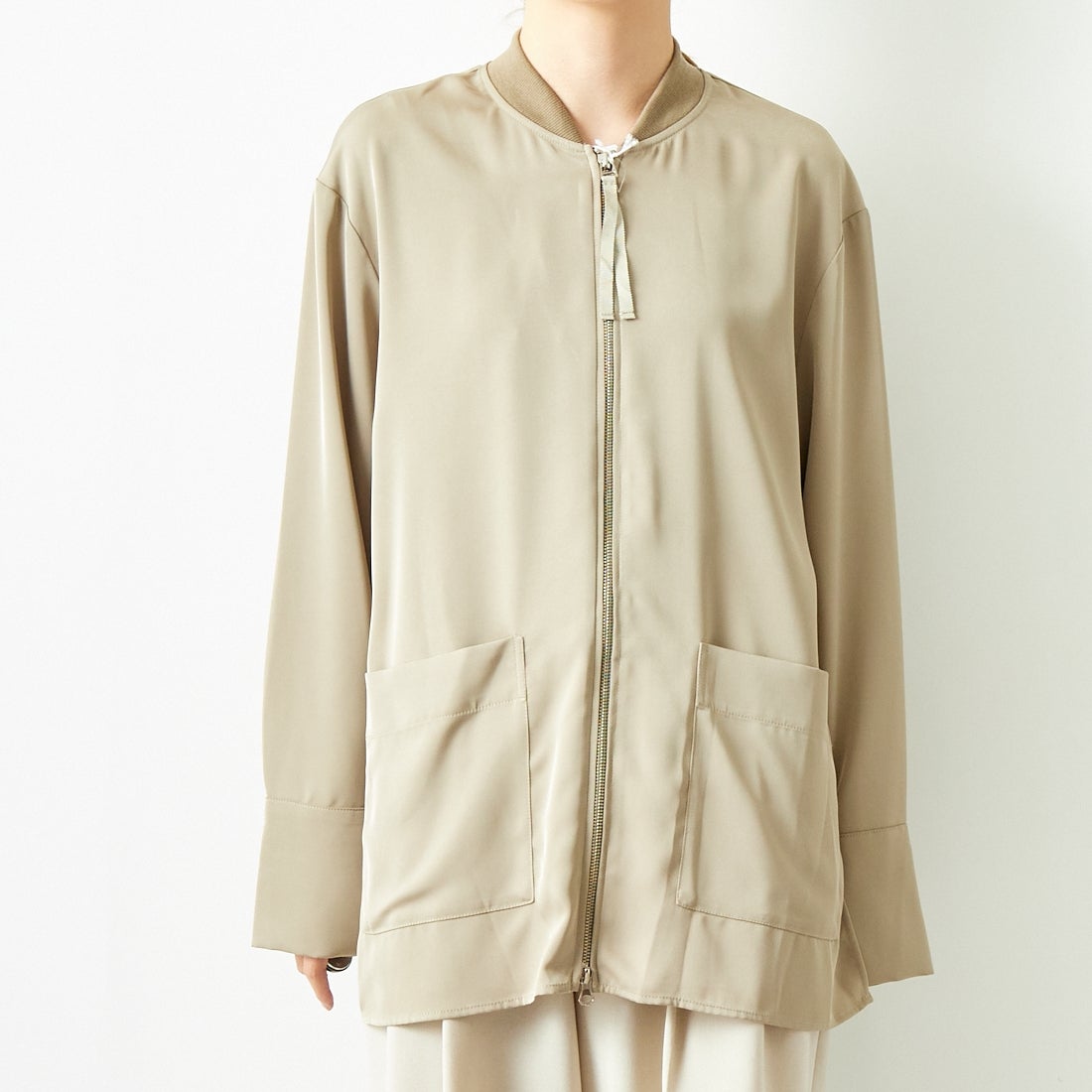 CHIGNON [シニヨン] ブルゾンシャツ [1644-018KK] KHAKI &&モデル身長：167cm 着用サイズ：F&&