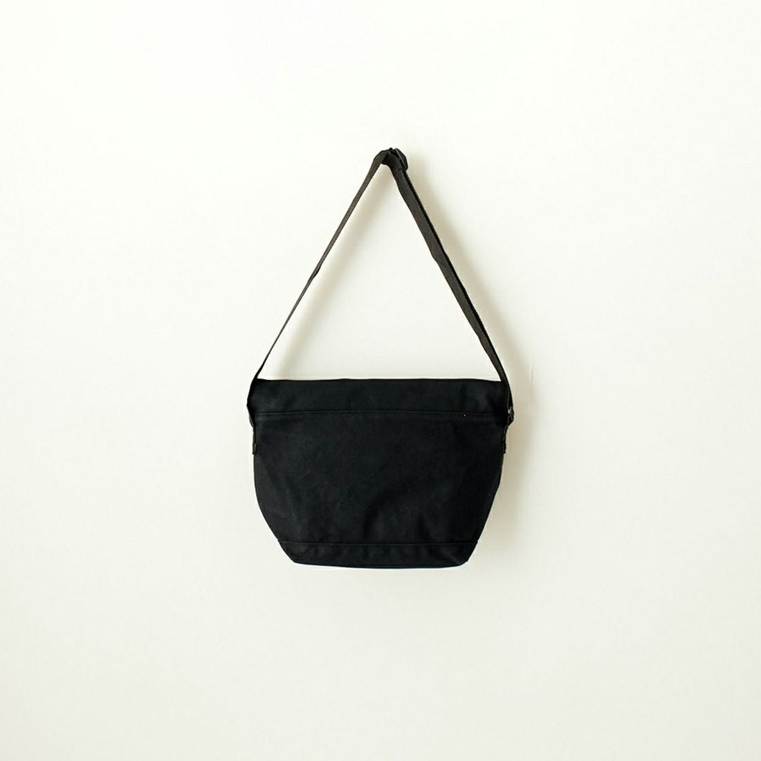 De Martini [ディ マティーニ] メッセンジャーバッグ [DM3604] BLACK