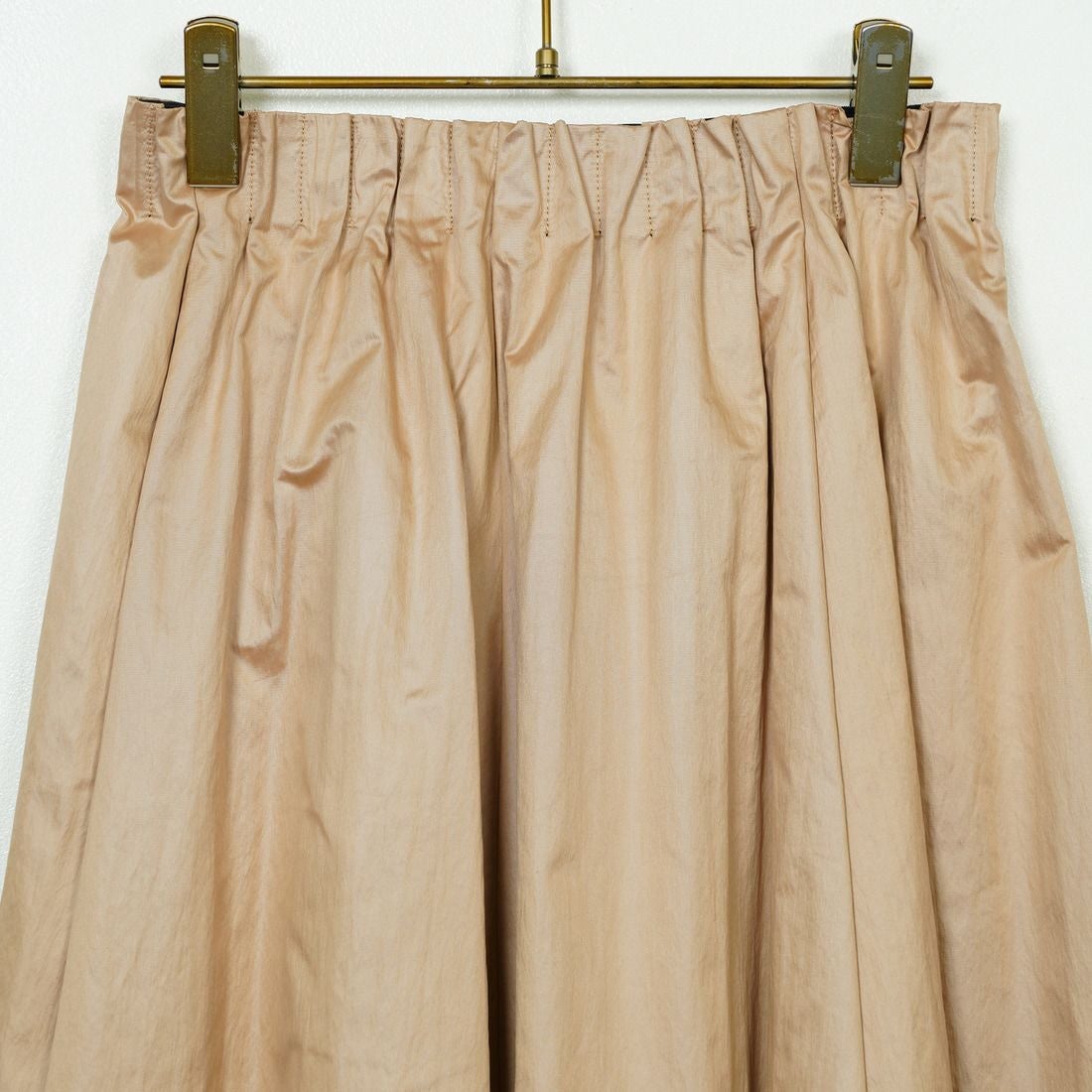 Jeans Factory Clothes [ジーンズファクトリークローズ] シャイニータックスカート [21243058] 033 ﾍﾞｰｼﾞｭ