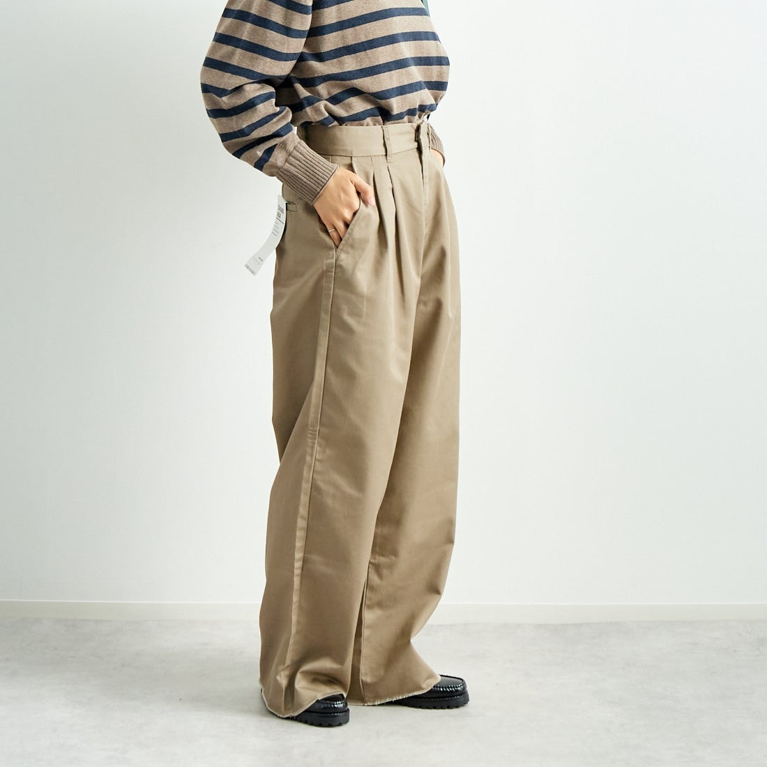 Jeans Factory Clothes [ジーンズファクトリークローズ] チノワイドパンツ [24SSINW-01PN] ﾍﾞｰｼﾞｭ &&モデル身長：160cm 着用サイズ：M&&