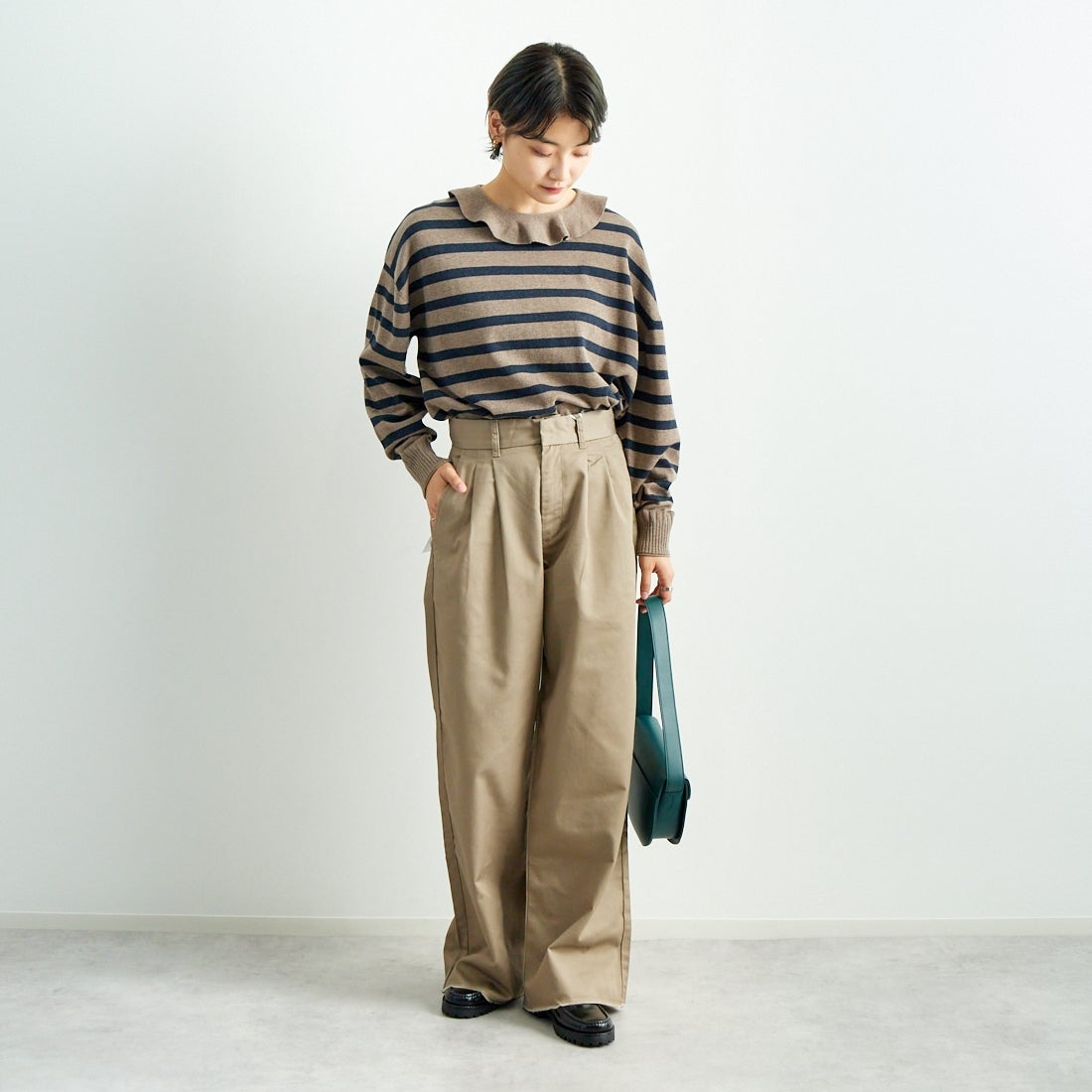 Jeans Factory Clothes [ジーンズファクトリークローズ] チノワイドパンツ [24SSINW-01PN] ﾍﾞｰｼﾞｭ &&モデル身長：160cm 着用サイズ：M&&