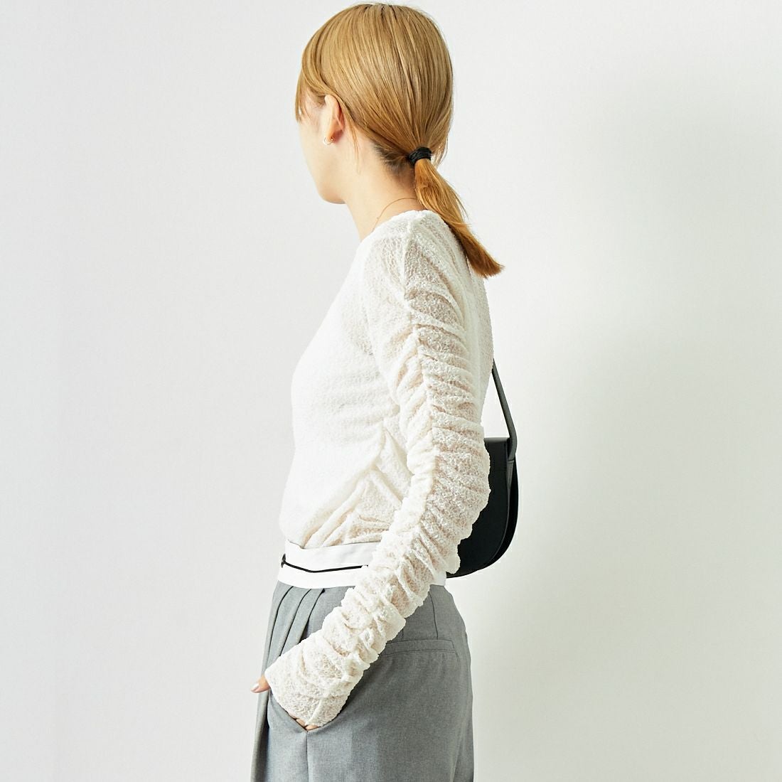 USINE [ユジーヌ] レースギャザーロングスリーブTシャツ [2430801] WHITE &&モデル身長：167cm 着用サイズ：F&&