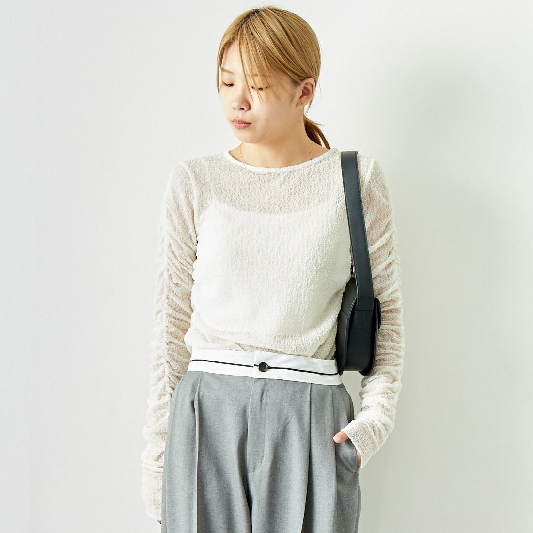 USINE [ユジーヌ] レースギャザーロングスリーブTシャツ [2430801] WHITE &&モデル身長：167cm 着用サイズ：F&&