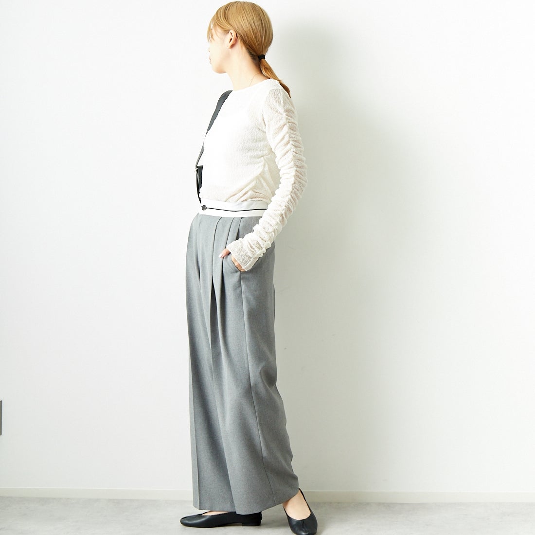 USINE [ユジーヌ] レースギャザーロングスリーブTシャツ [2430801] WHITE &&モデル身長：167cm 着用サイズ：F&&