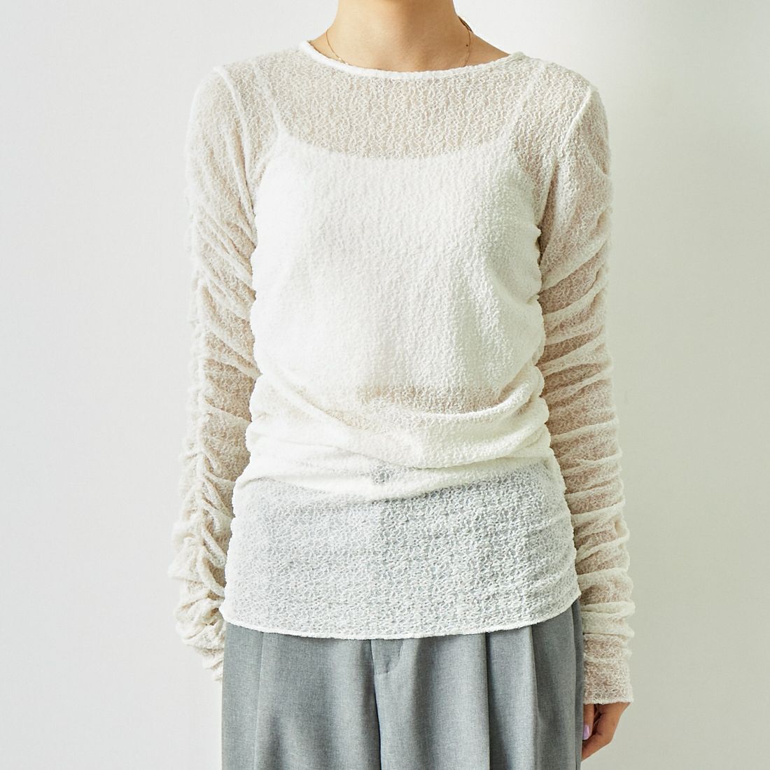 USINE [ユジーヌ] レースギャザーロングスリーブTシャツ [2430801] WHITE &&モデル身長：167cm 着用サイズ：F&&